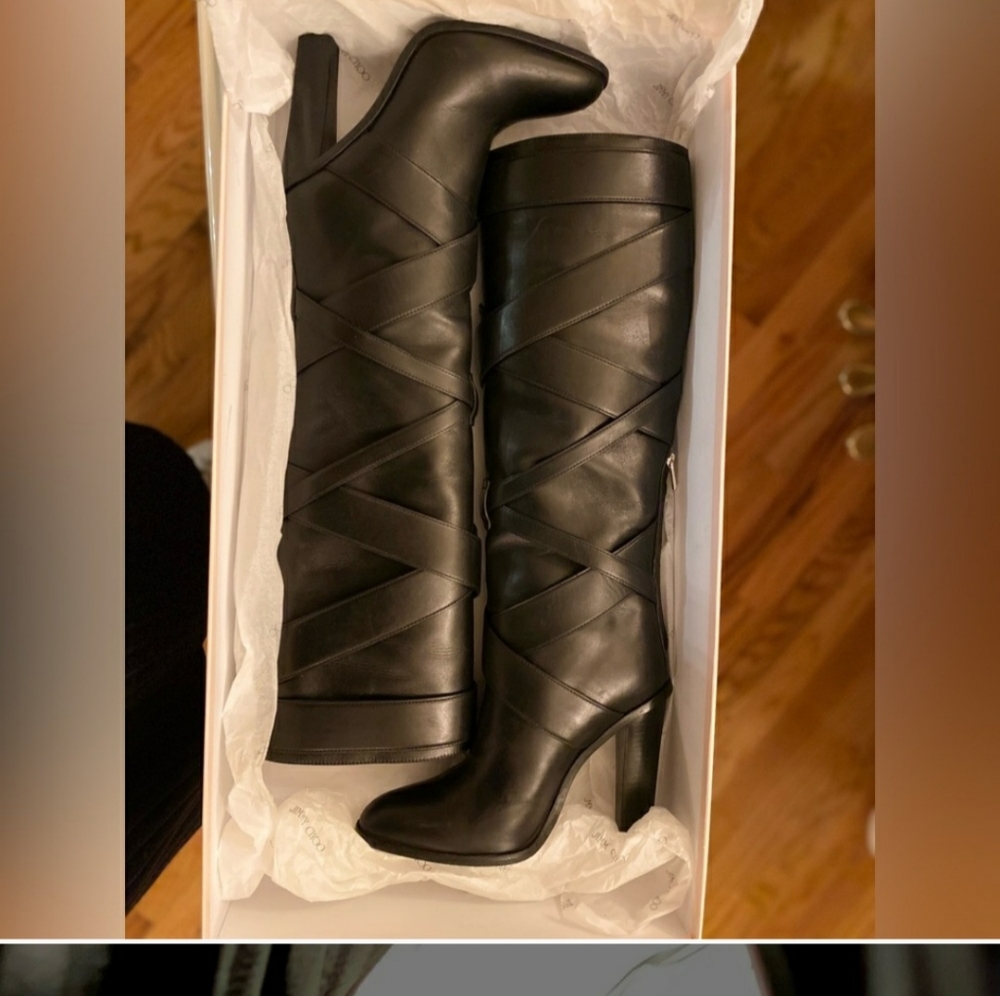 SAINT LAURENT BLACK LEATHER BOOTS. - Picture 2 of 6